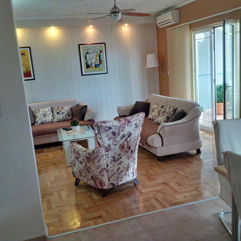 Apartment Gold & Gray ซาดาร์ ภายนอก รูปภาพ