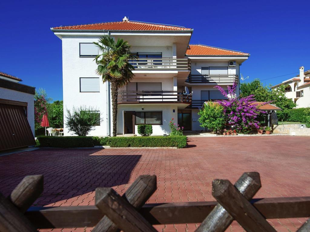 Apartment Gold & Gray ซาดาร์ ภายนอก รูปภาพ
