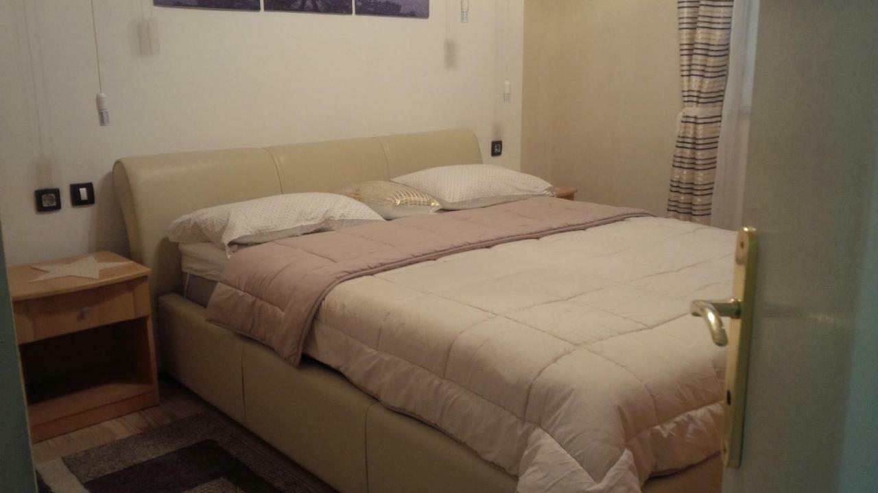 Apartment Gold & Gray ซาดาร์ ภายนอก รูปภาพ