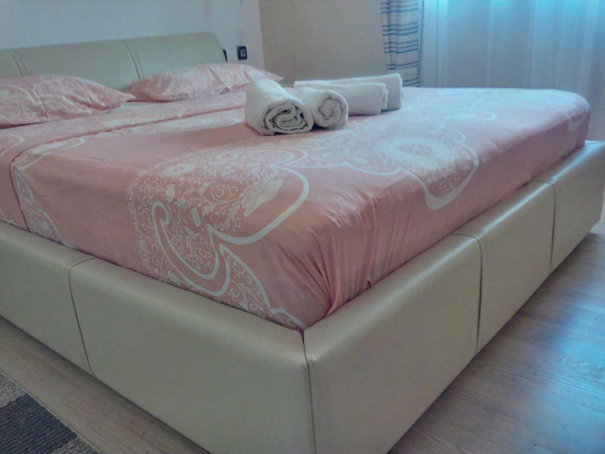 Apartment Gold & Gray ซาดาร์ ภายนอก รูปภาพ