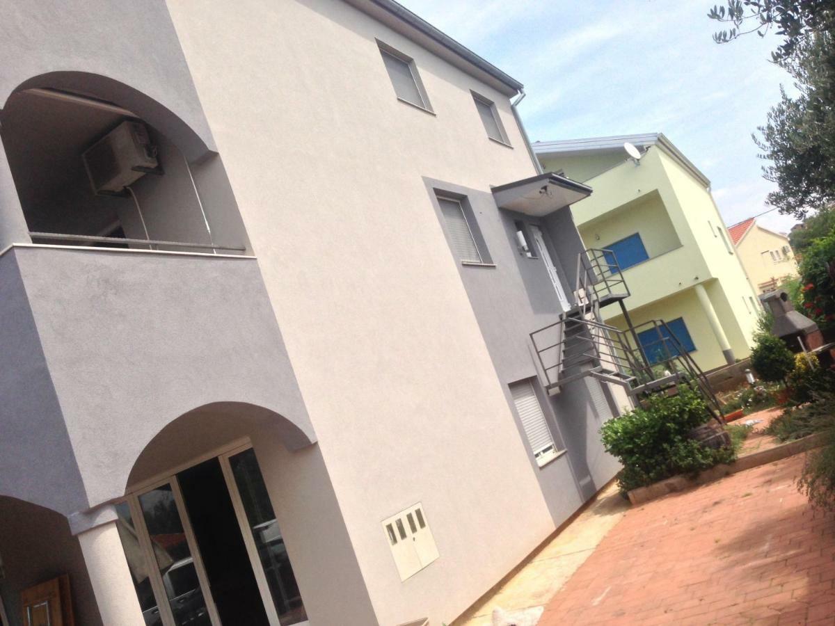 Apartment Gold & Gray ซาดาร์ ภายนอก รูปภาพ